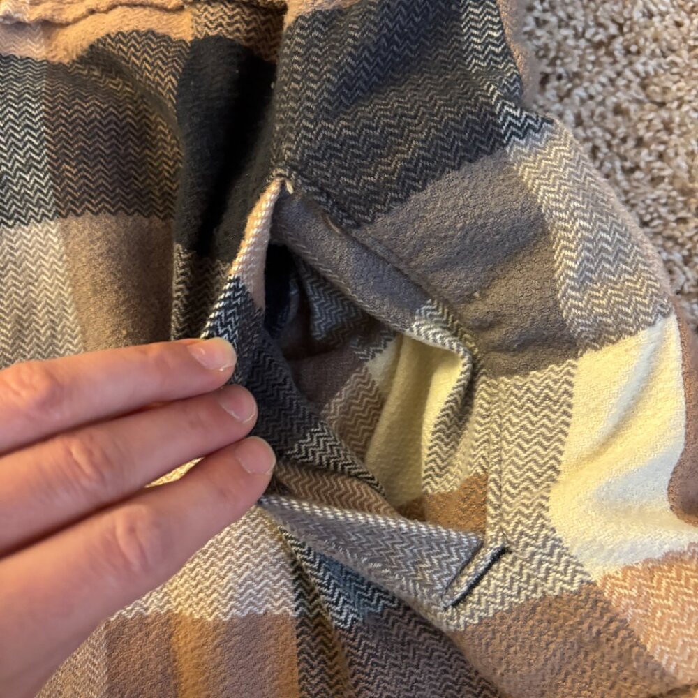 Black Rivet Quilted Shacket - Picture 4 of 11